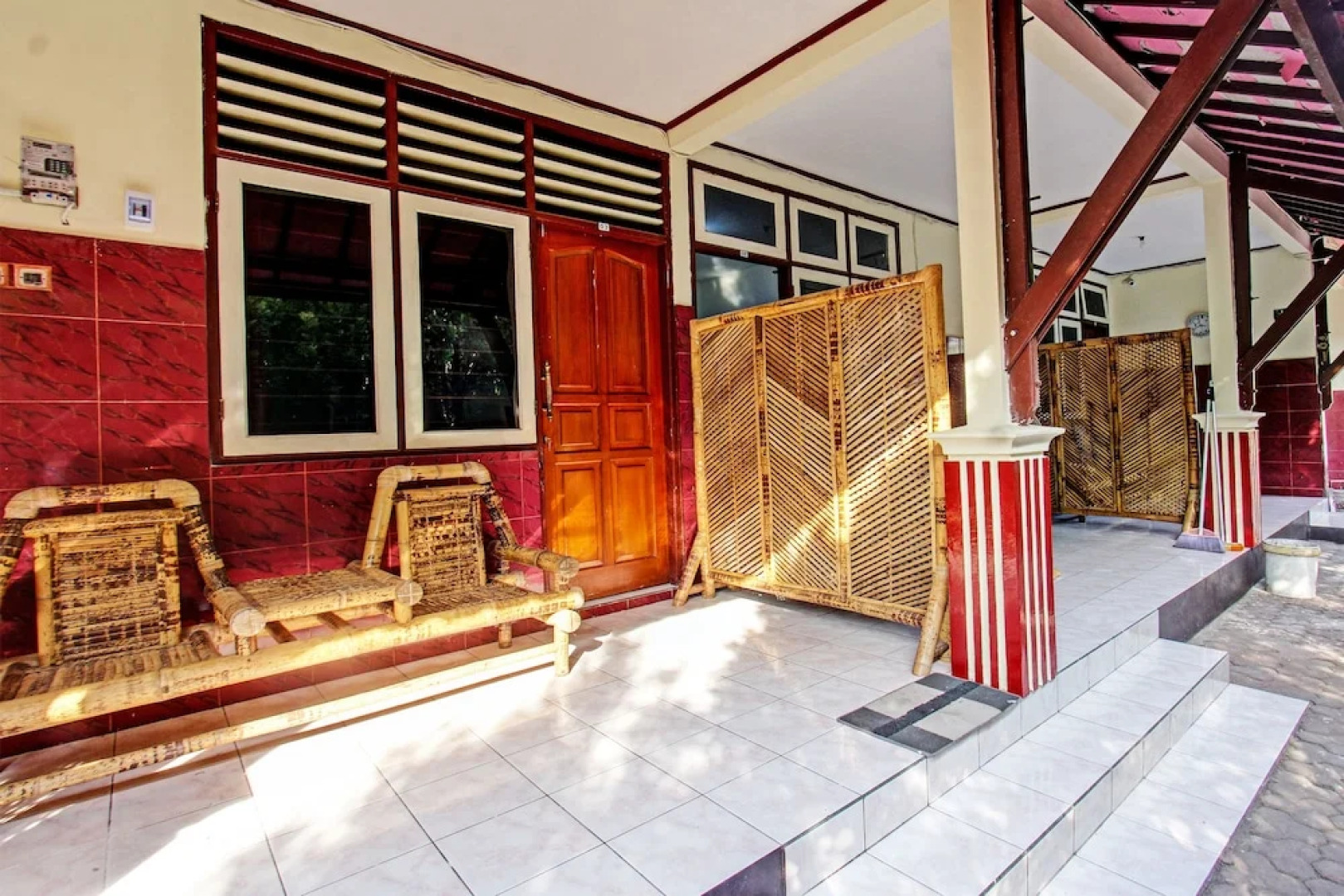 OYO 92710 Losmen Tjabe Merah