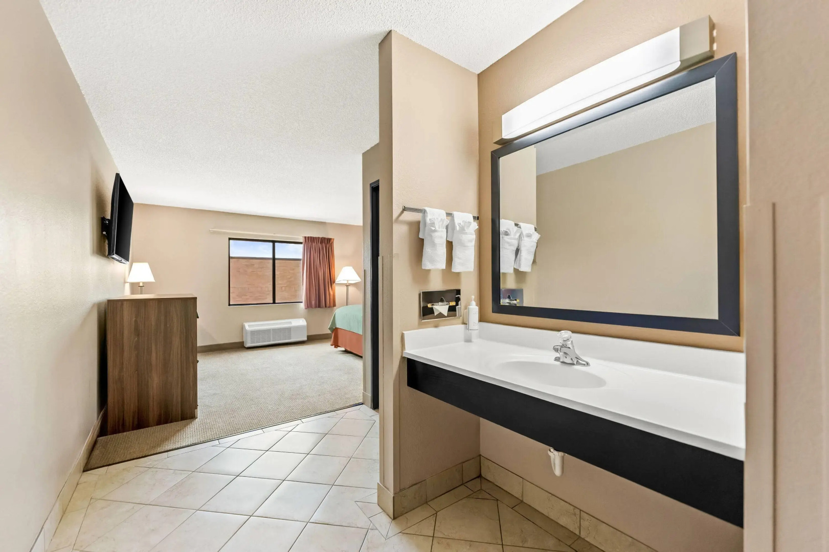 Super 8 by Wyndham Elgin