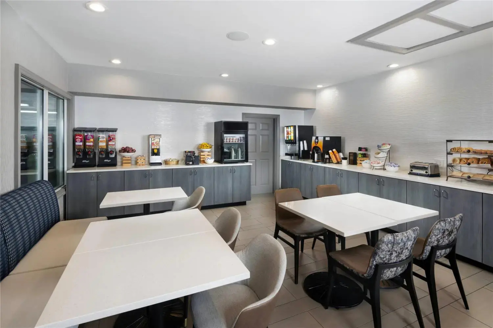 Country Inn & Suites by Radisson Asheville Downtown Tunnel Road