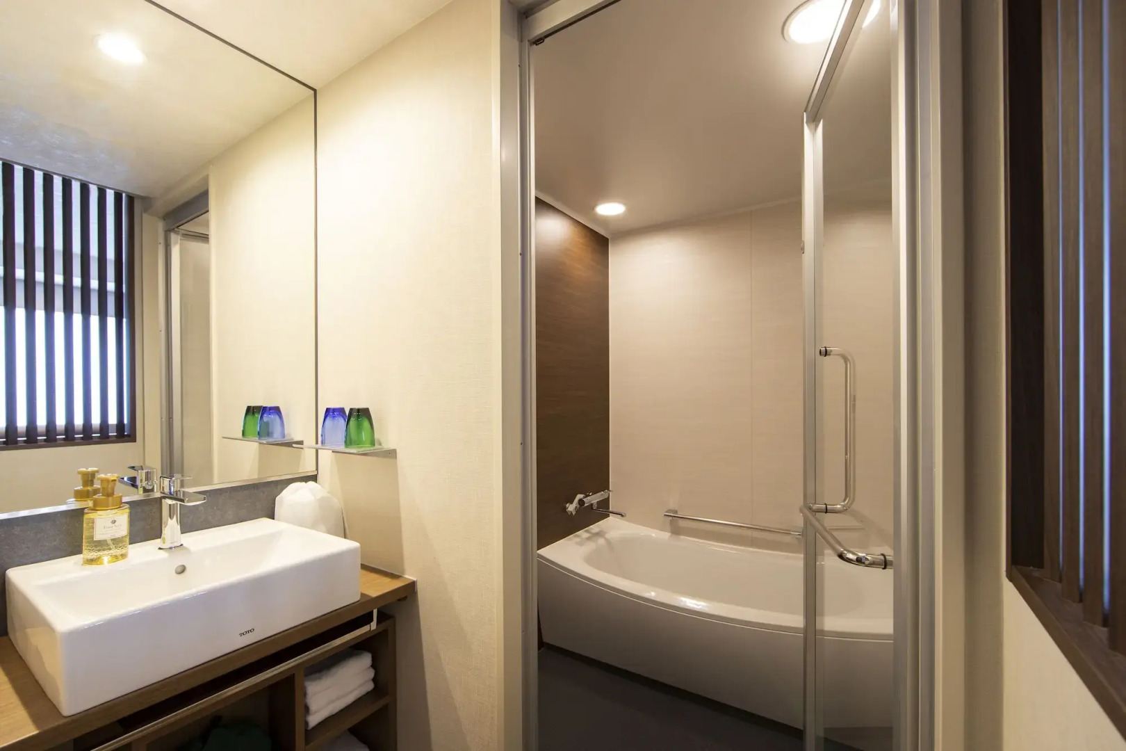 karaksa hotel grande Shin-Osaka Tower