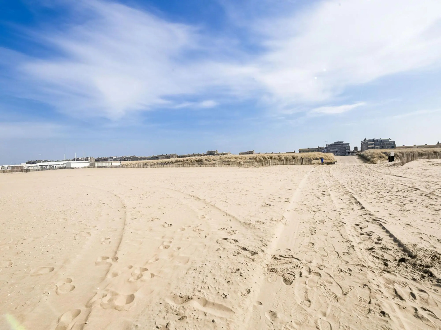 Apartment With sea View and Parking in Katwijk aan Zee