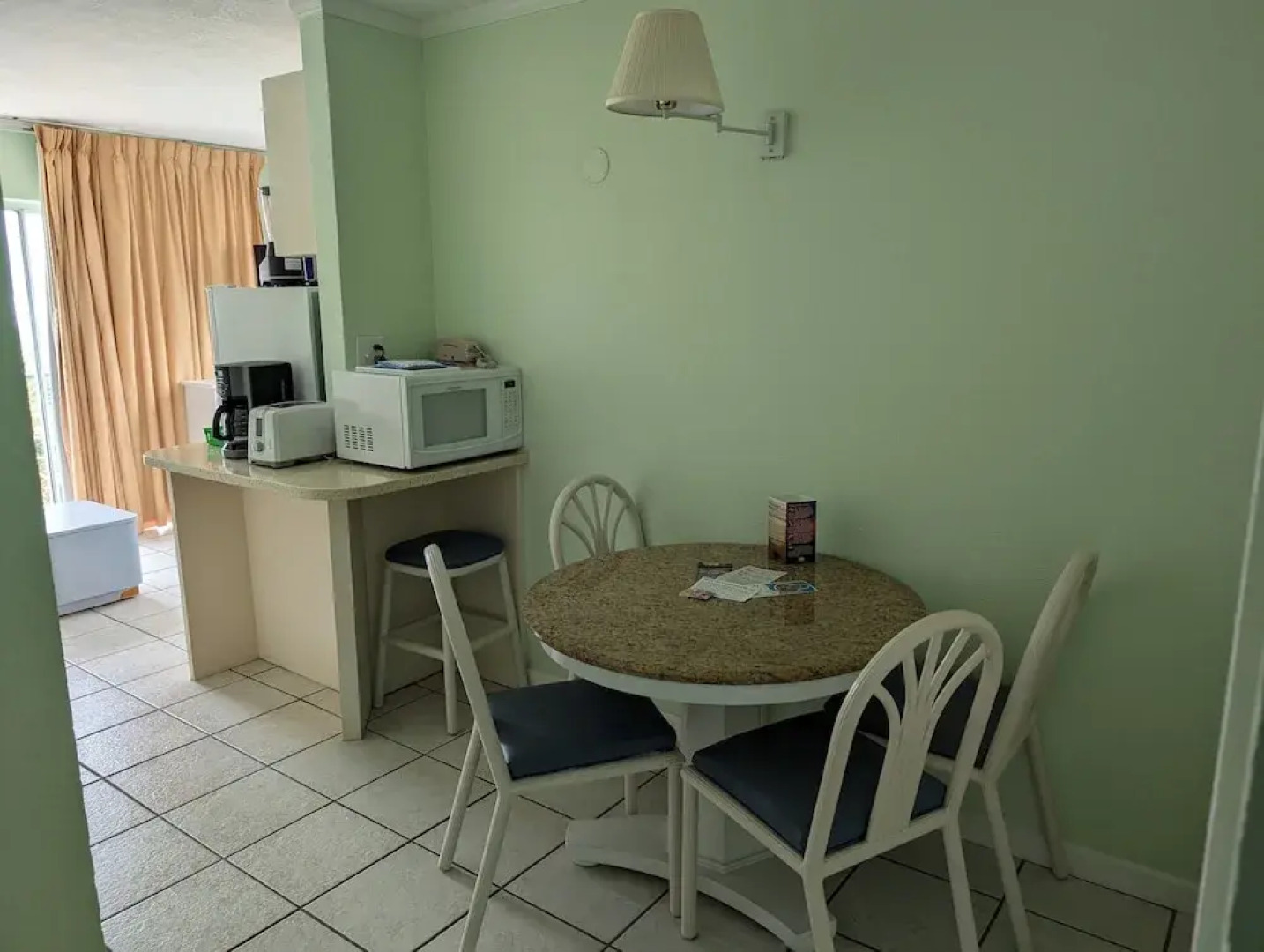 Traders Inn Beach Club