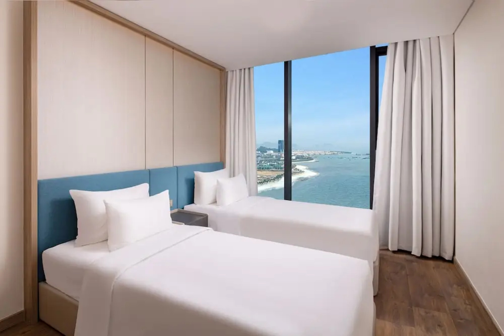 A La Carte Ha Long Bay Residence