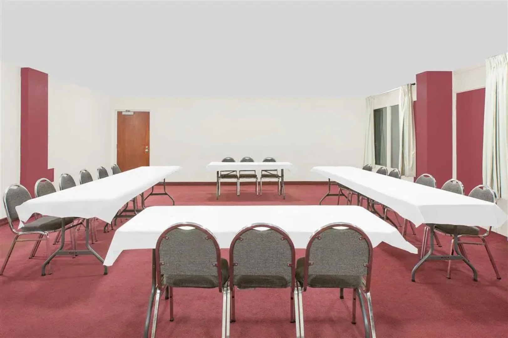 Days Inn by Wyndham Benton