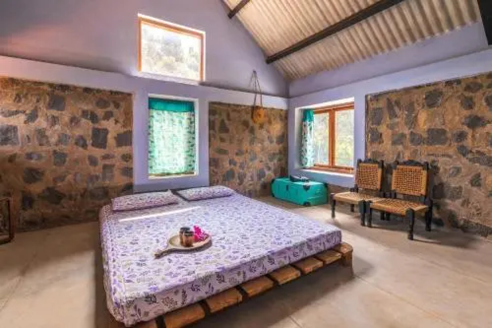 Wild Walkers by Vista Rooms