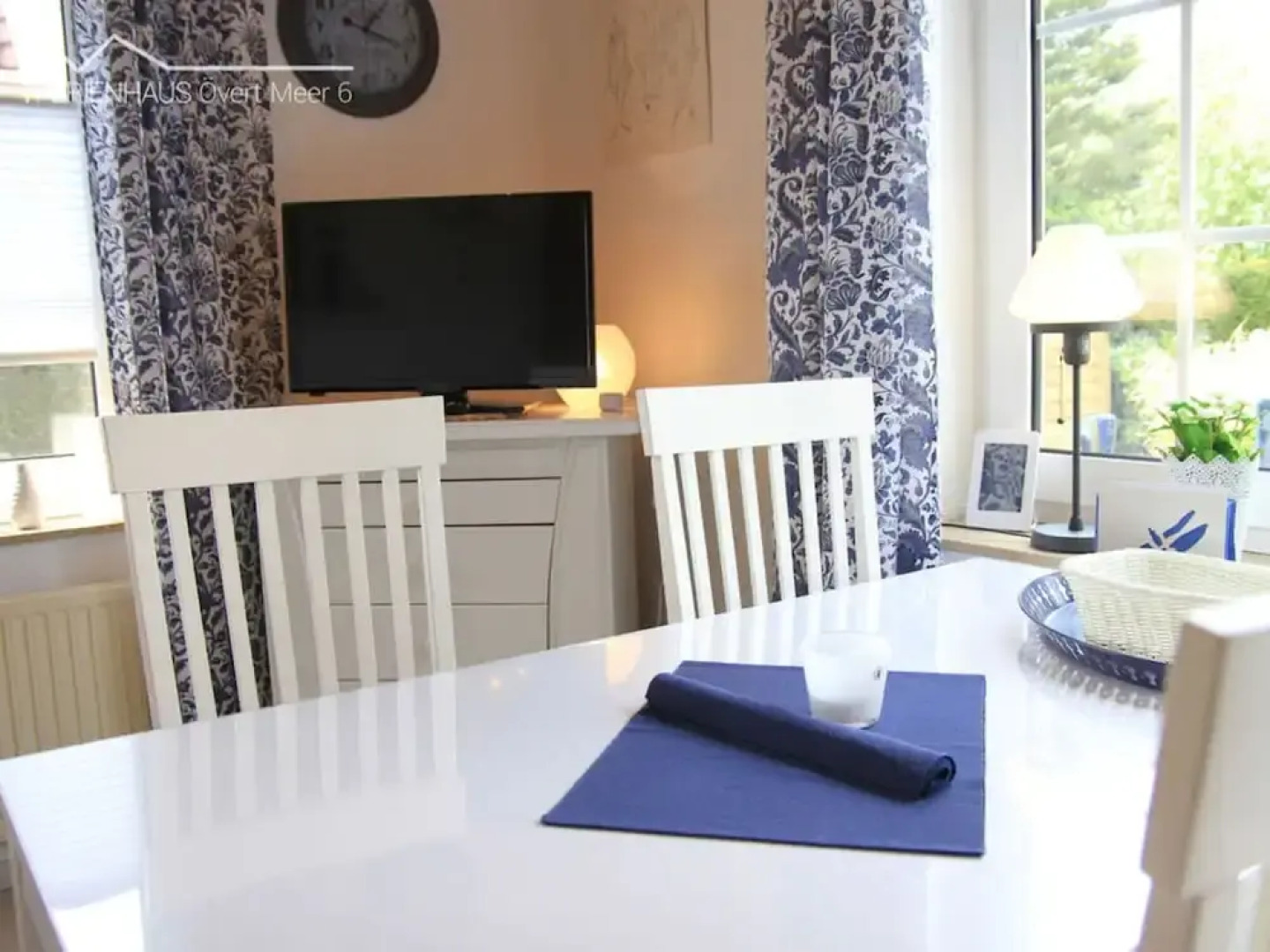 Overt Meer 6 Modern Retreat