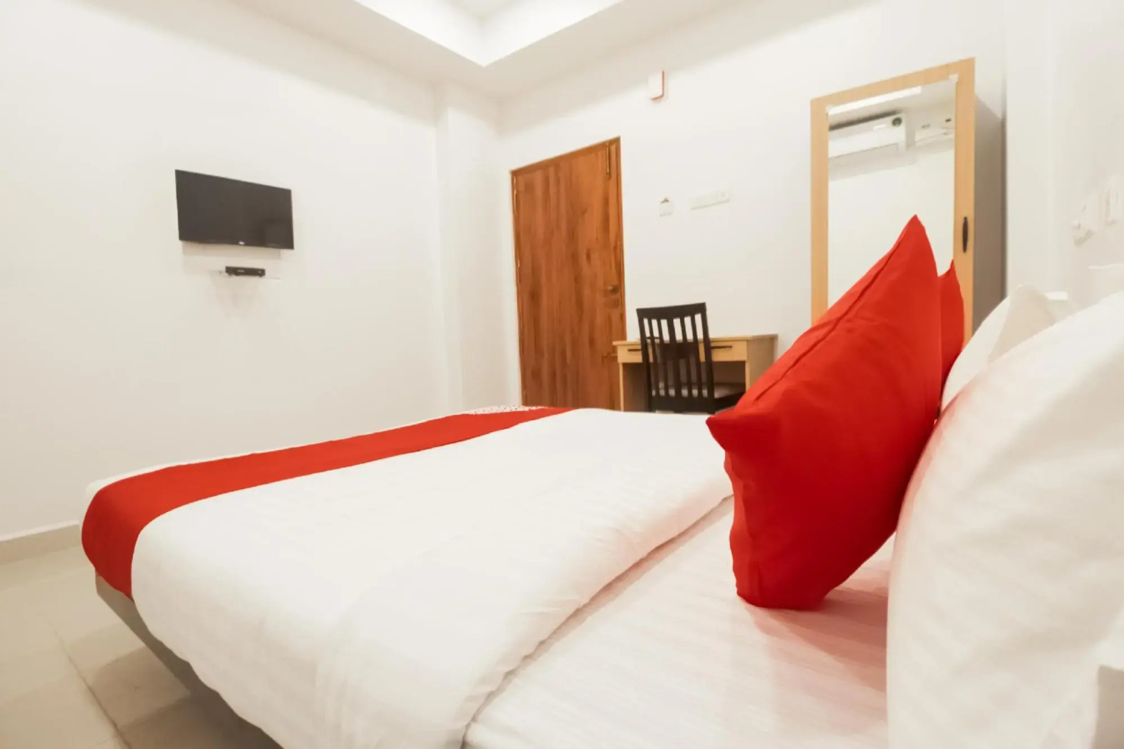 OYO Flagship 36877 Sakthi Grand