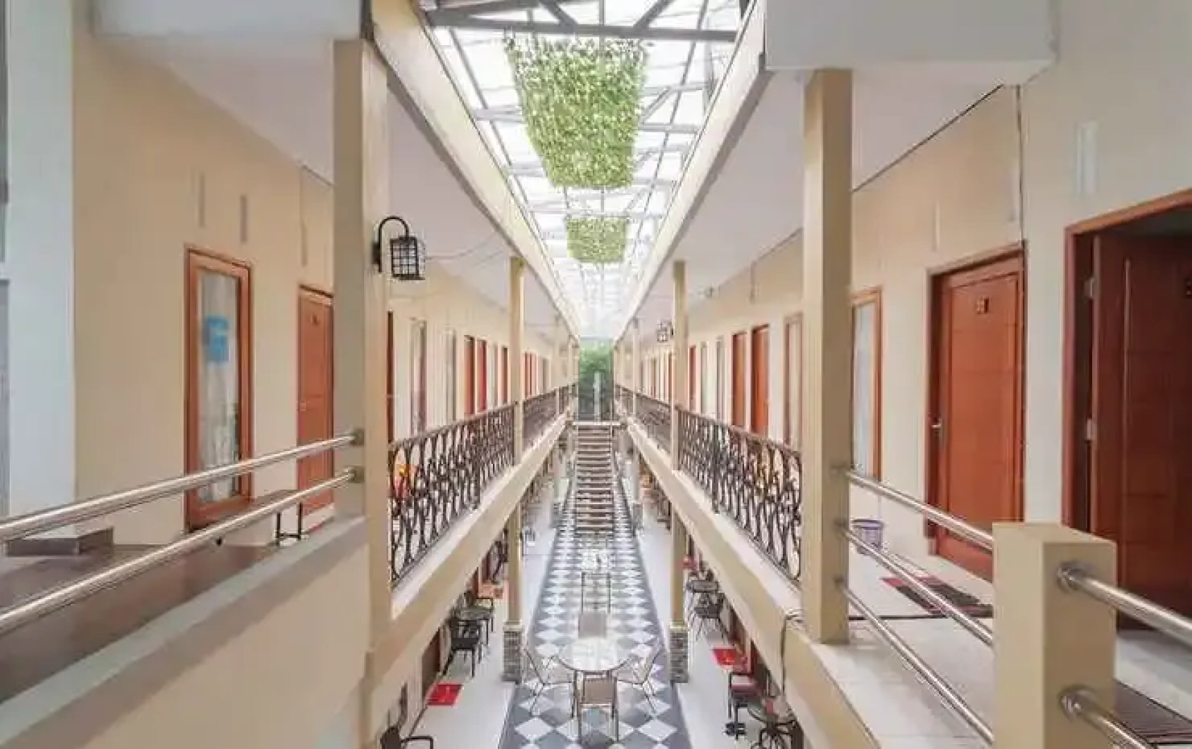 Pakansari Guest inn Mitra RedDoorz