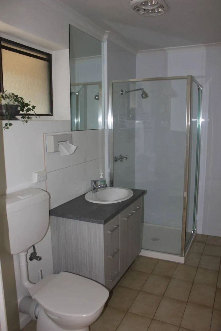 Skenes Creek Lodge Motel and Restaurant