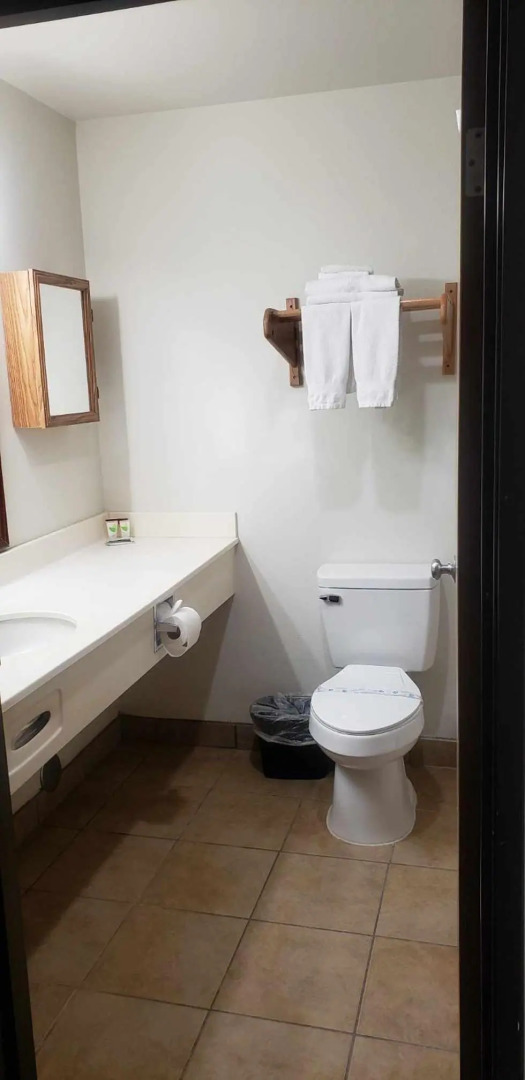 FairBridge Inn & Suites Sunnyside