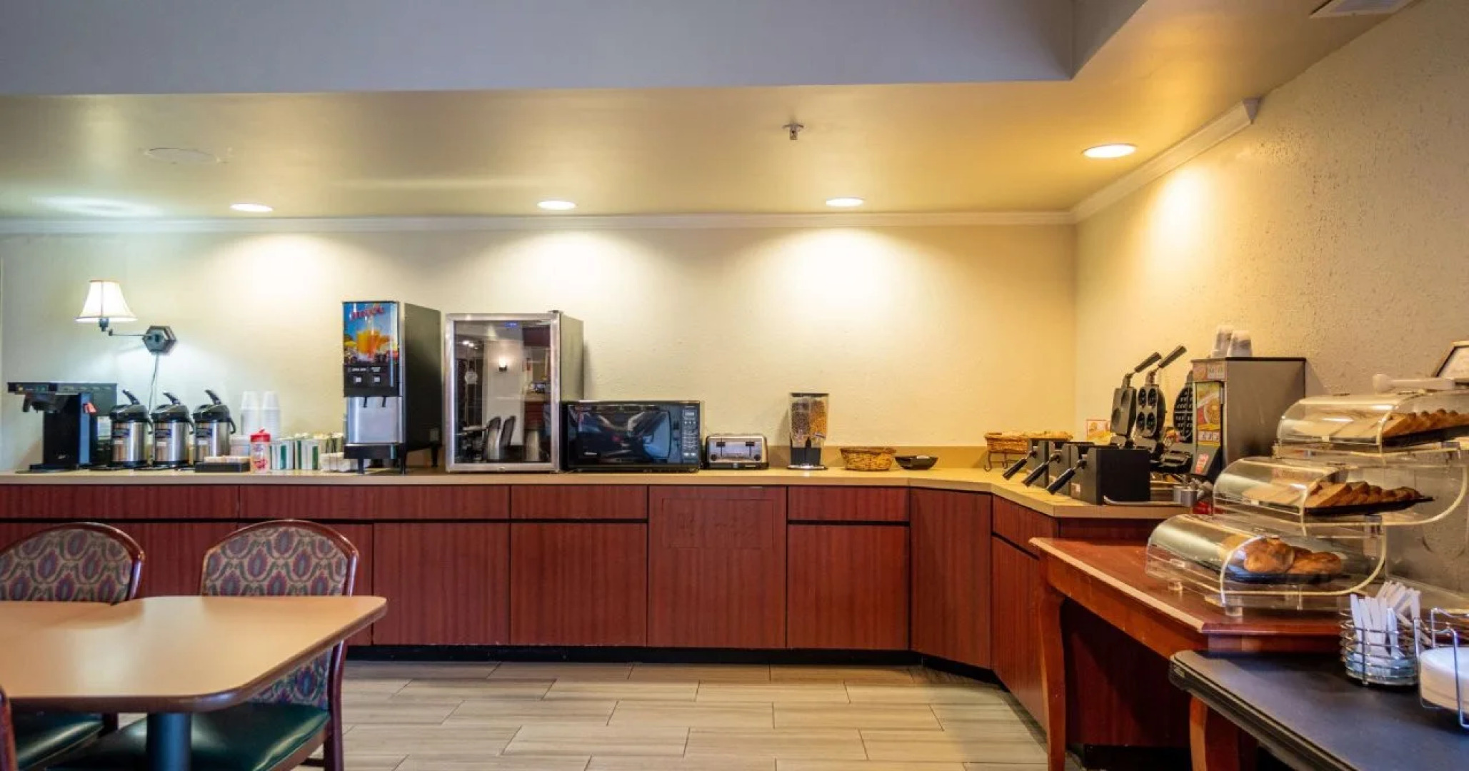 Red Roof Inn & Suites Indianapolis Airport