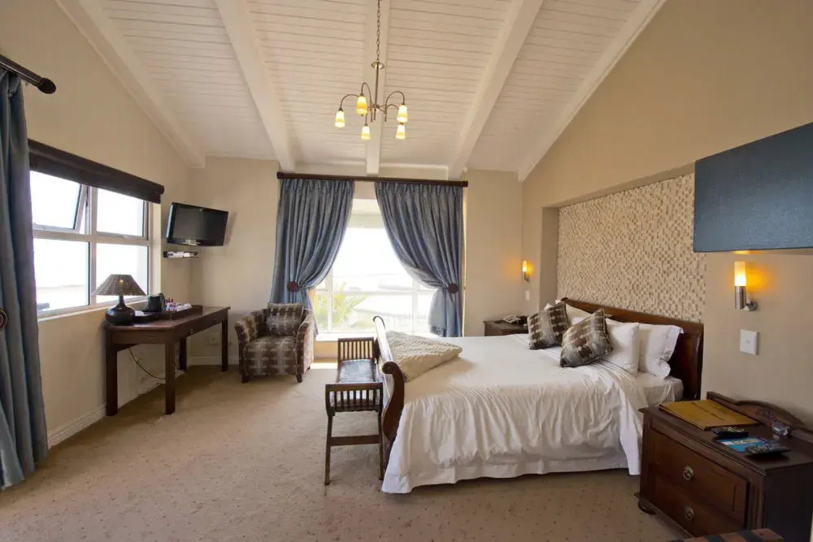 Protea Hotel Burning Shore