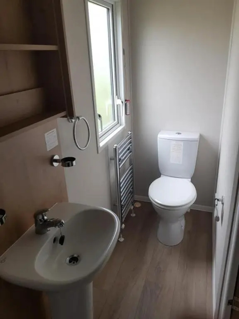 Dees hot tub breaks at Tattershall Lakes Jet Ski 4