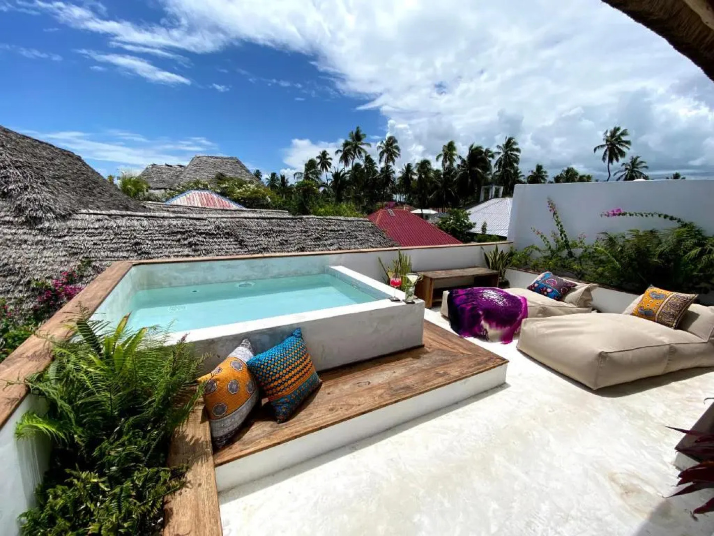 Joya' Beach Suites & Villa