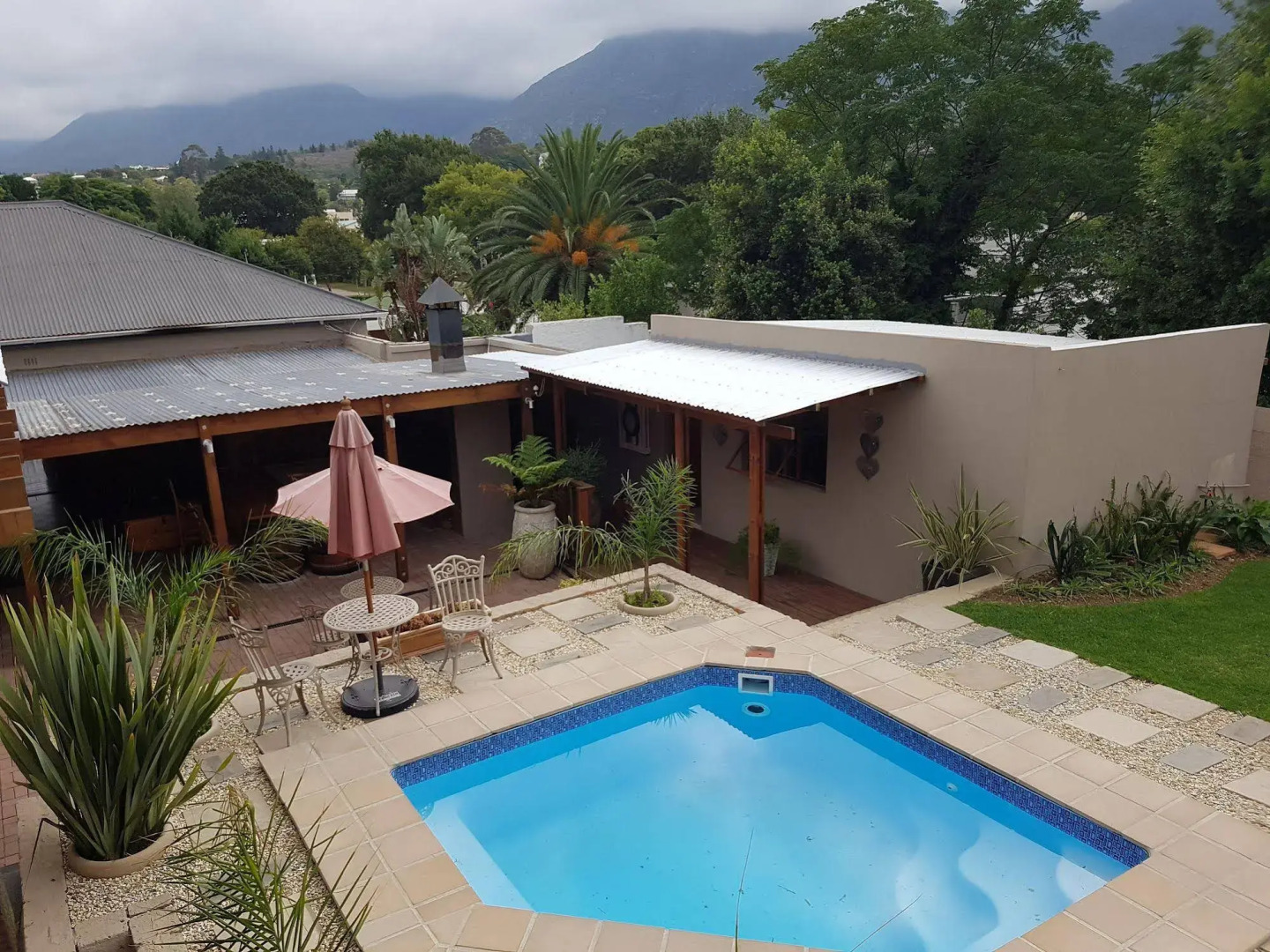 Flametree Guesthouse