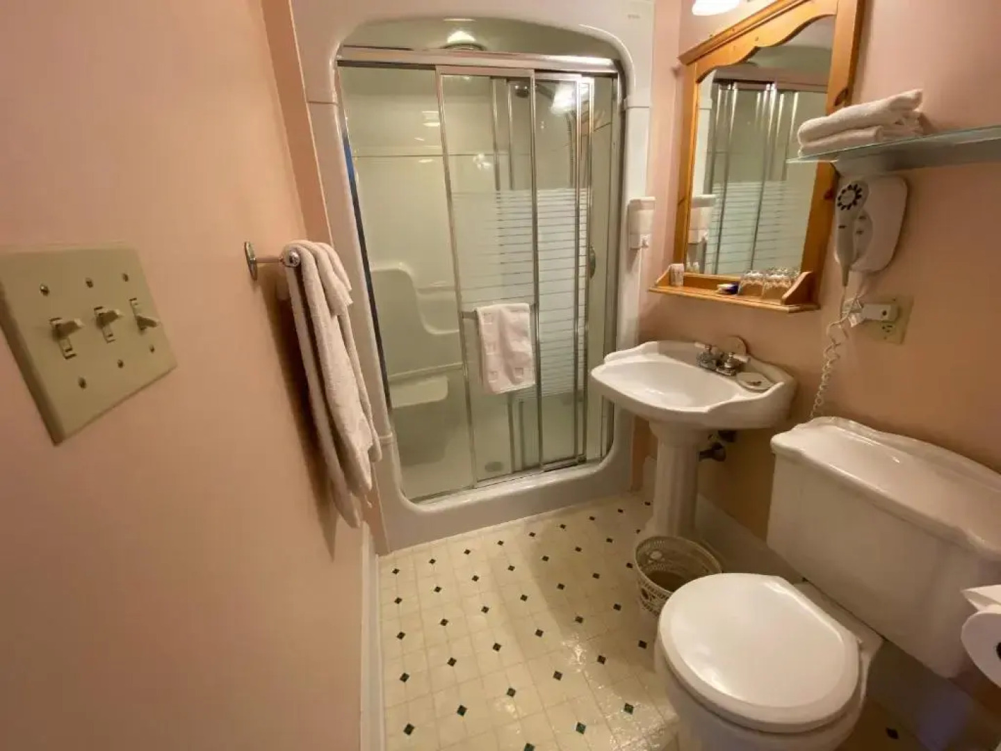 Bernard Gray Hall Bed and Breakfast