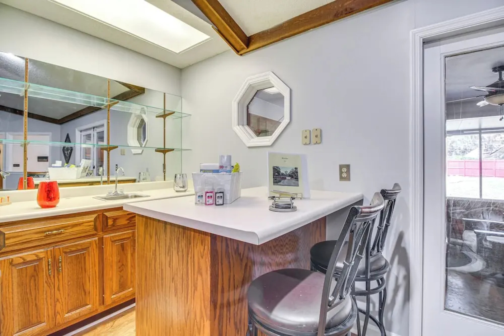 Pool + Gameroom: Family Fun Retreat in Hinesville!