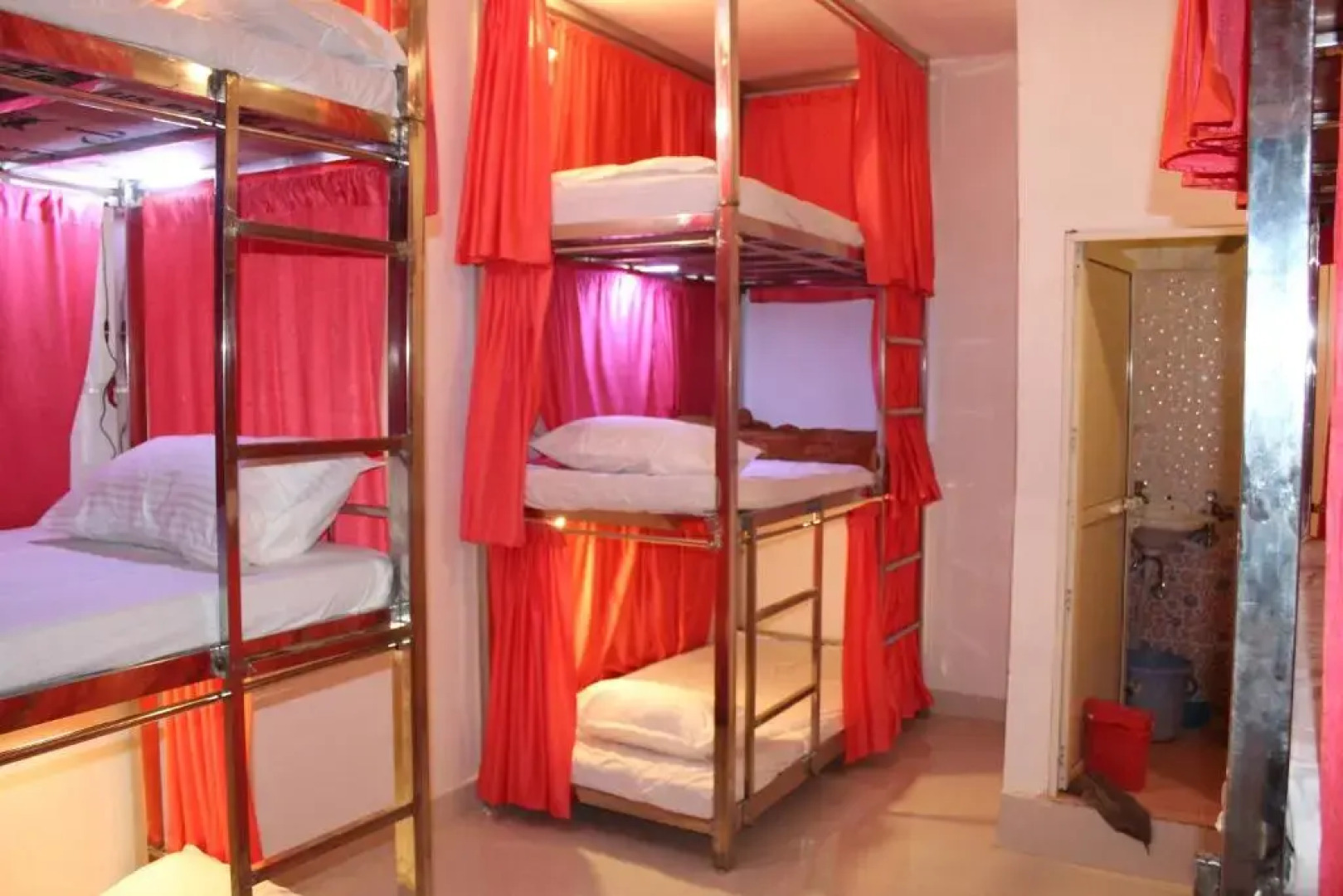 Sunset Backpackers Hostel