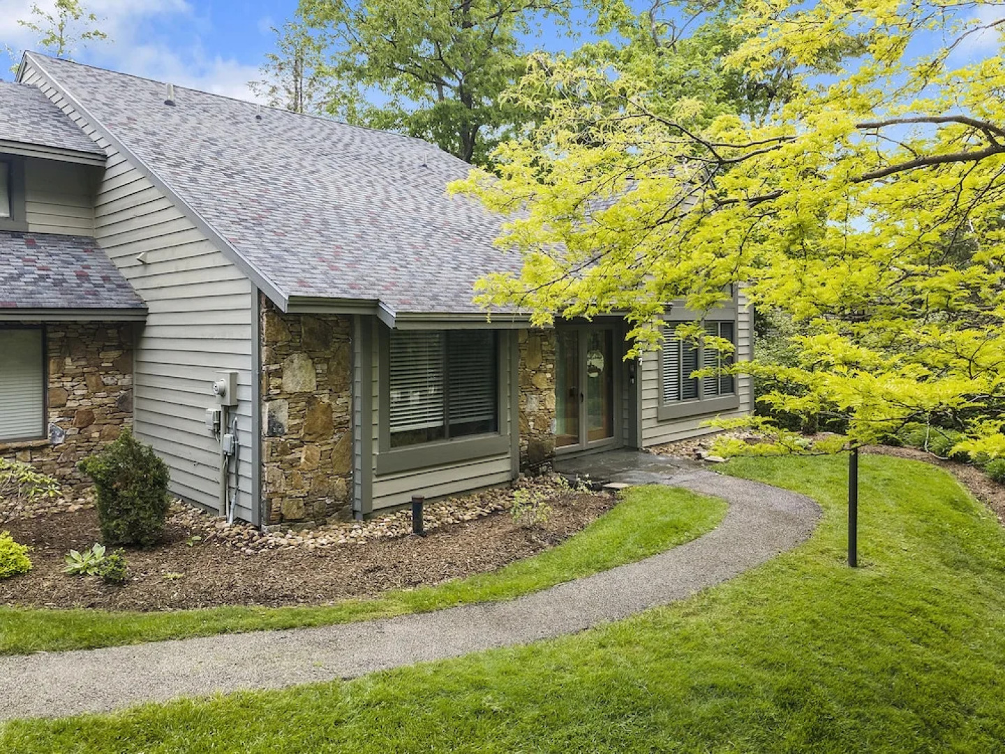 Charming Getaway 4BR 3Bath Hot Tub