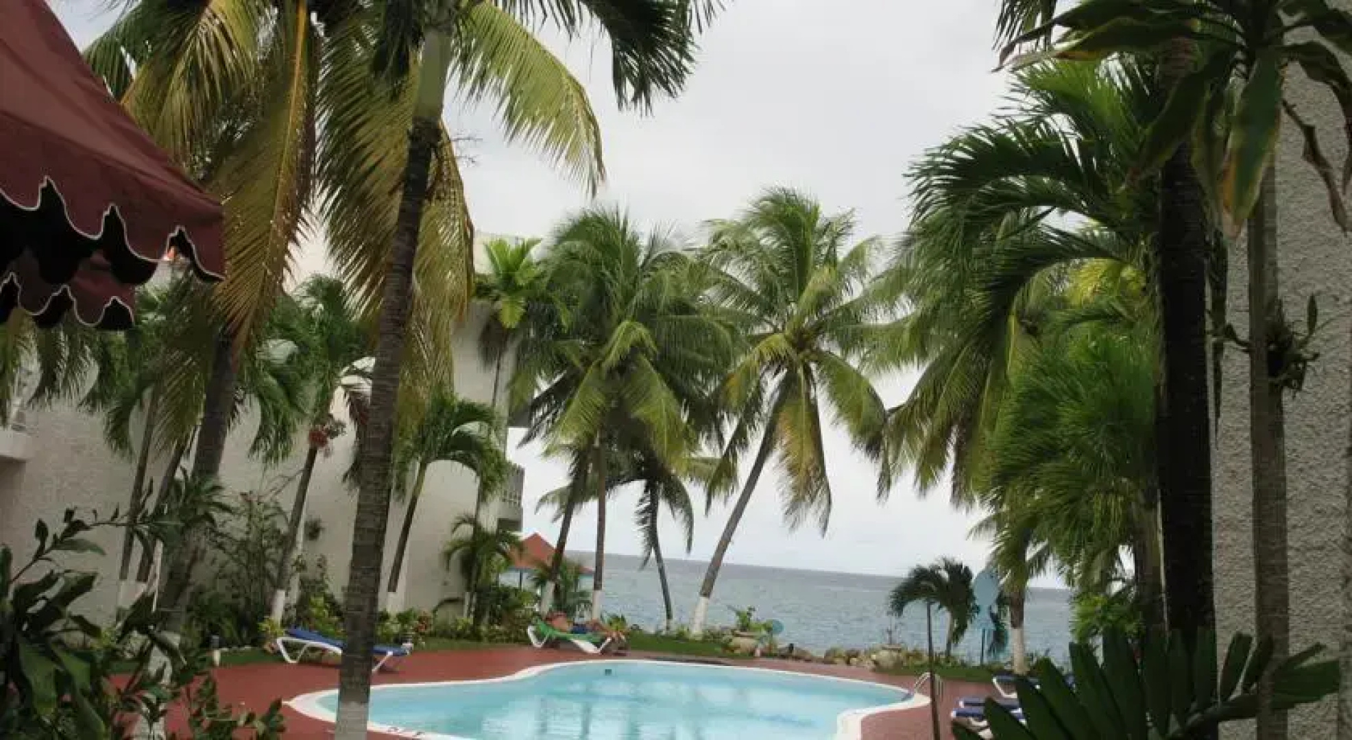 Chrisanns Beach Resort Apt 21