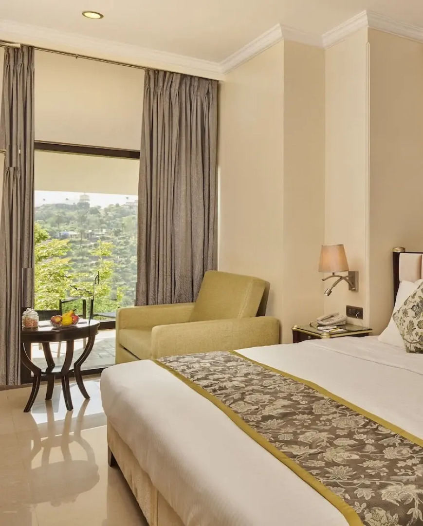 WelcomHeritage Connaught House, Mount Abu