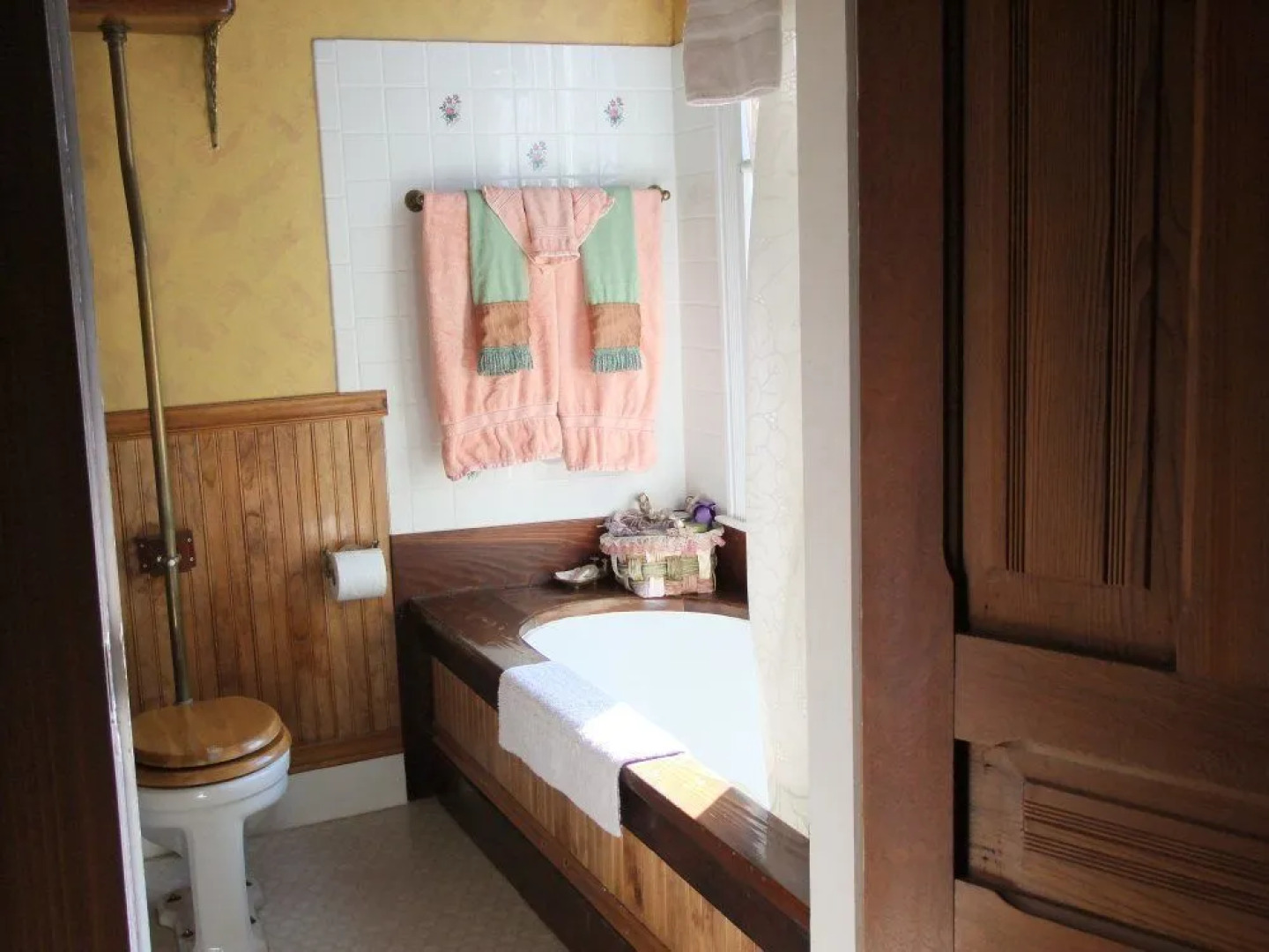 Robins Nest Bed & Breakfast