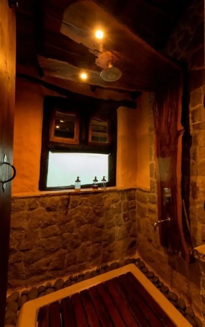 Pugdundee Safaris - Kanha Earth Lodge