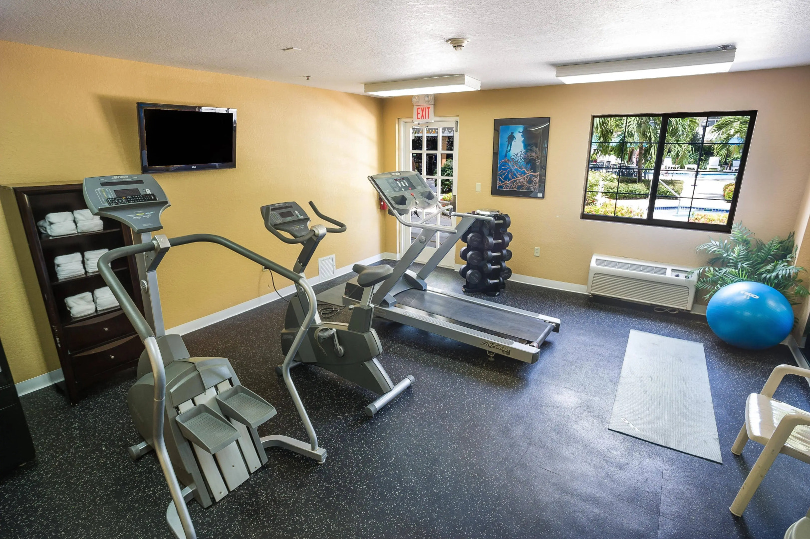 Hampton by Hilton Grand Cayman Seven Mile Beach