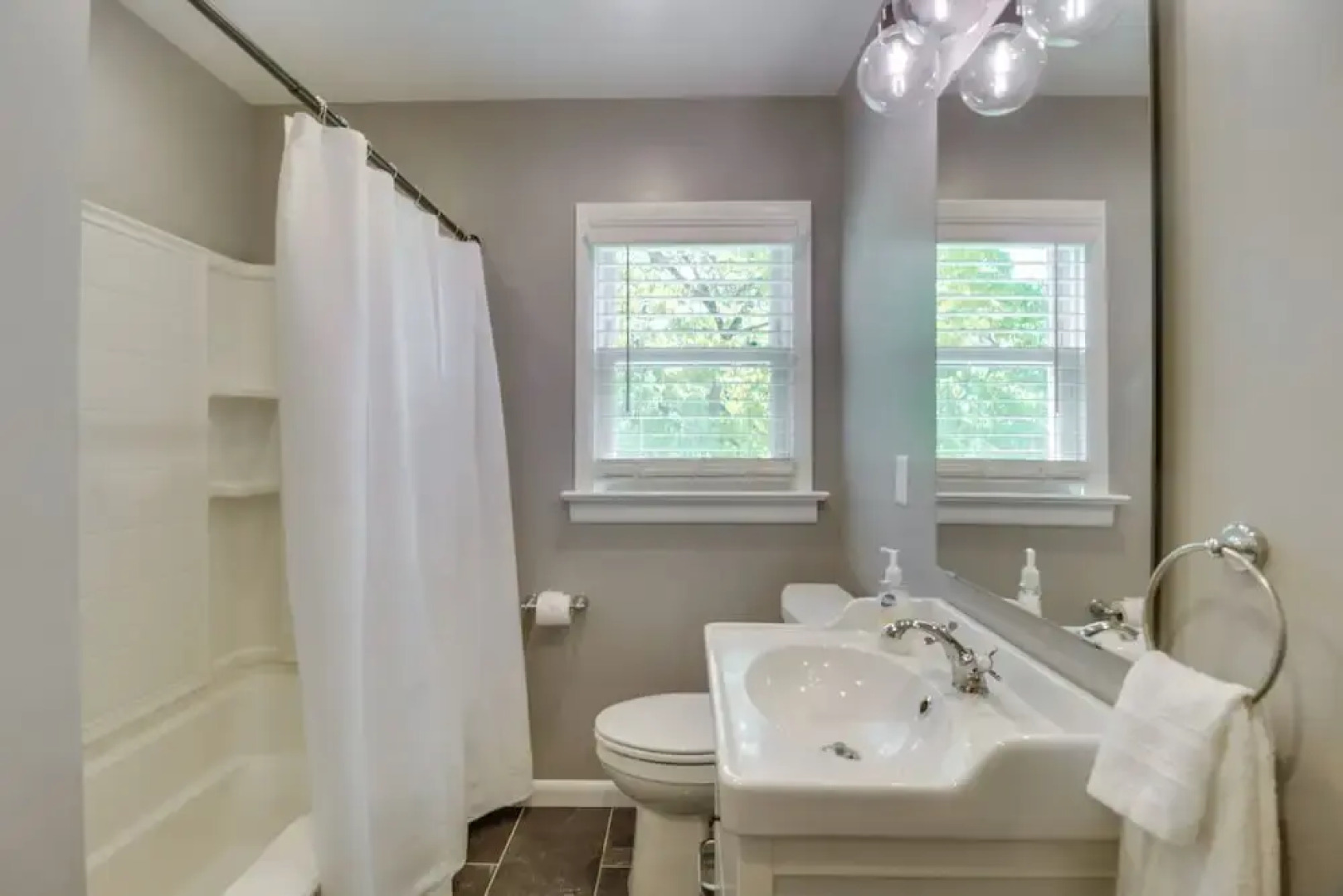 Charming Retreat in Charlottesville w/ Deck!