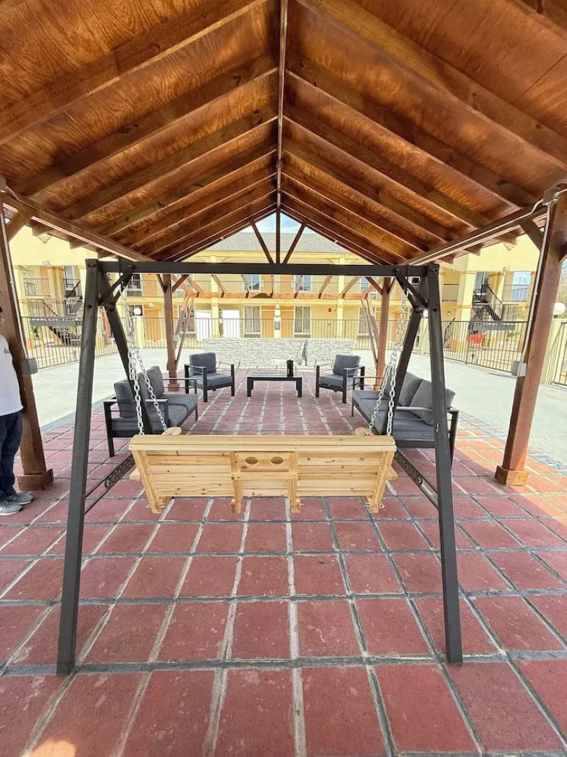 Days Inn by Wyndham Shorter