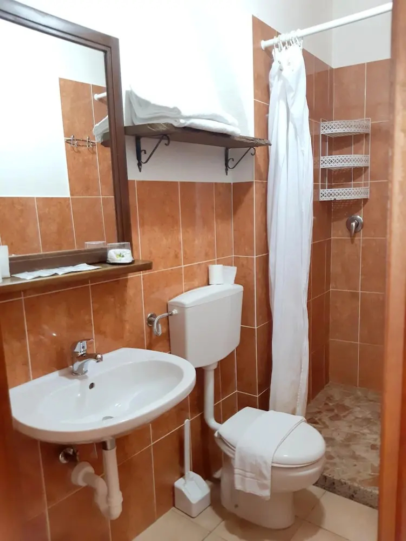 Studio in Badolato, With Wonderful sea View, Pool Access, Furnished Te