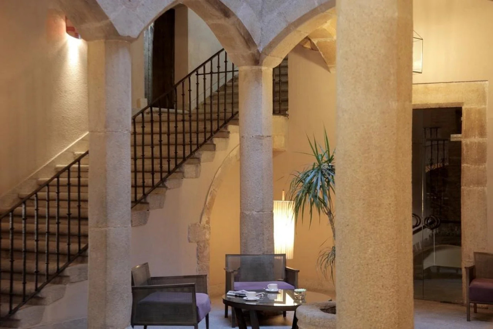 Отель NH Collection Cáceres Palacio de Oquendo