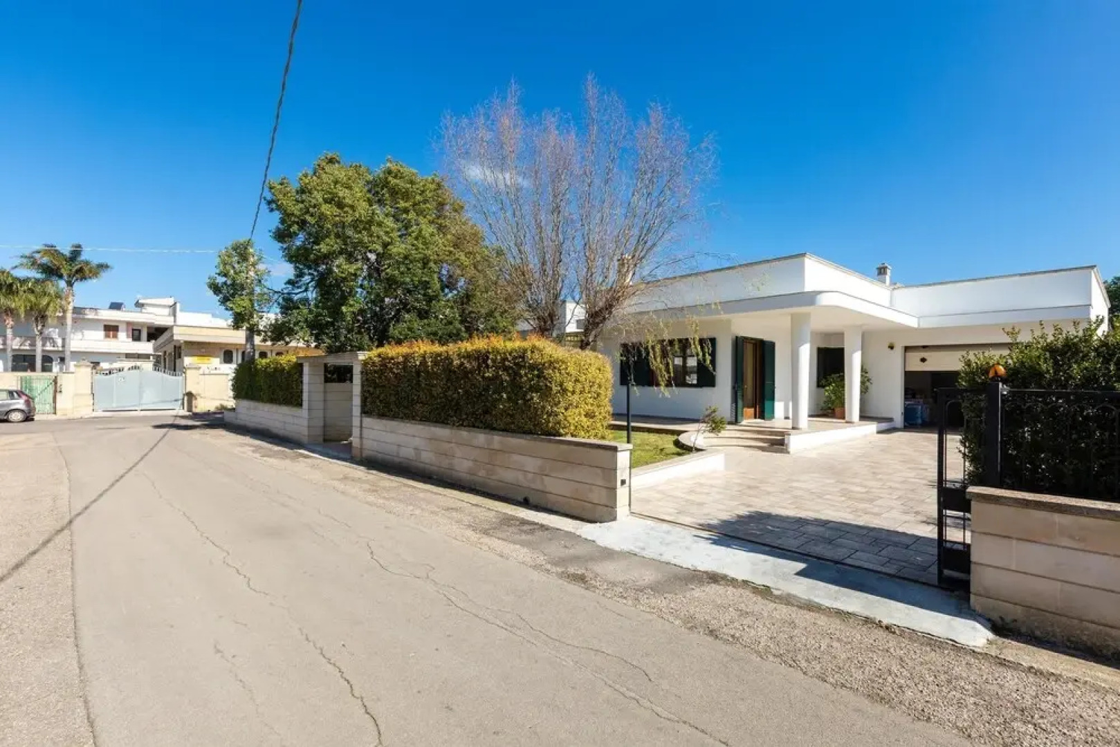 2732 Suite More by Barbarhouse