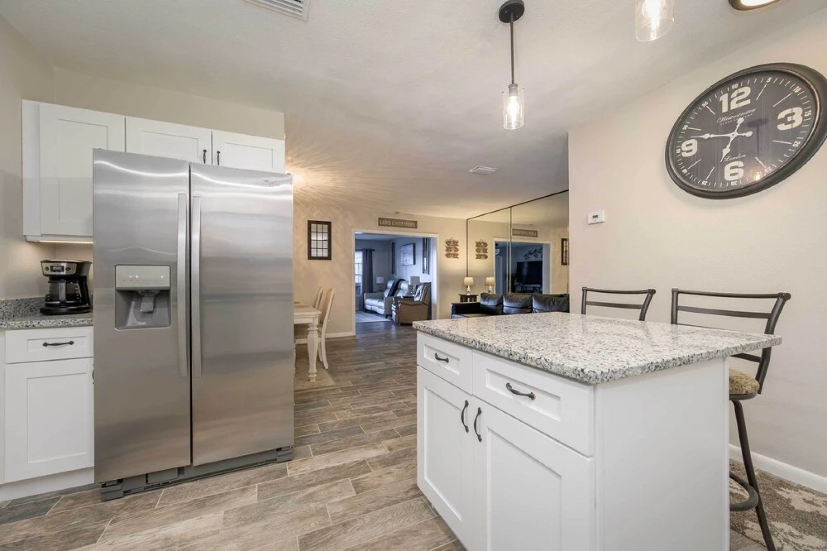 Hook, Line & Leisure: Lakefront Gem, 2 Mi to Dtwn