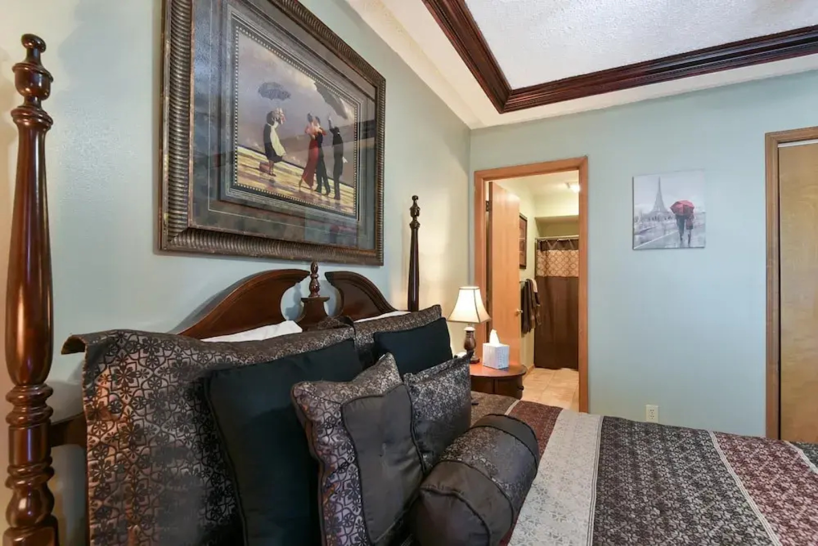 Welcome Inn- Pools - Great Balcony - Trails to Fishing -SO Close to Sdc!!