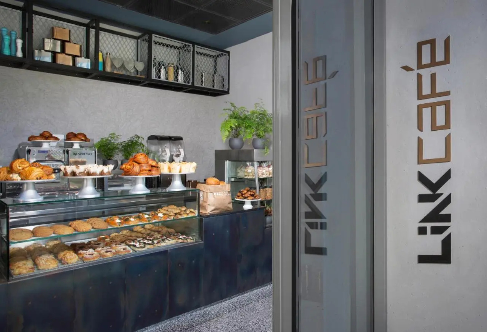 Link hotel & Hub By Dan Hotels