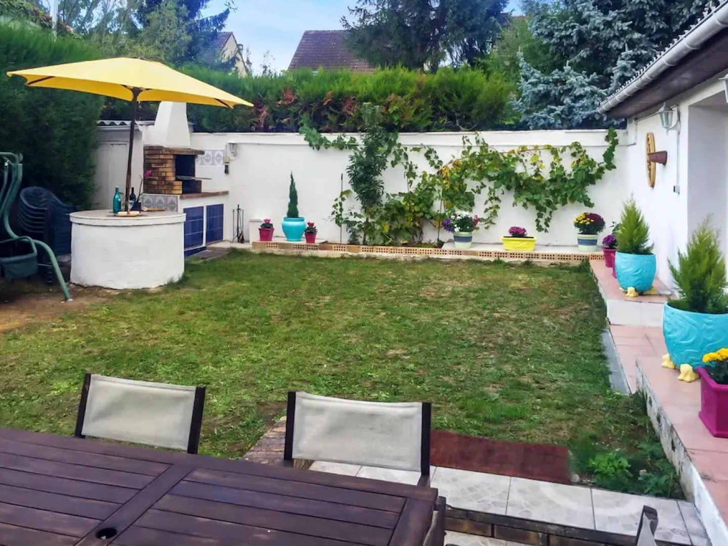 Studio in Tremblay-en-france, With Enclosed Garden and Wifi