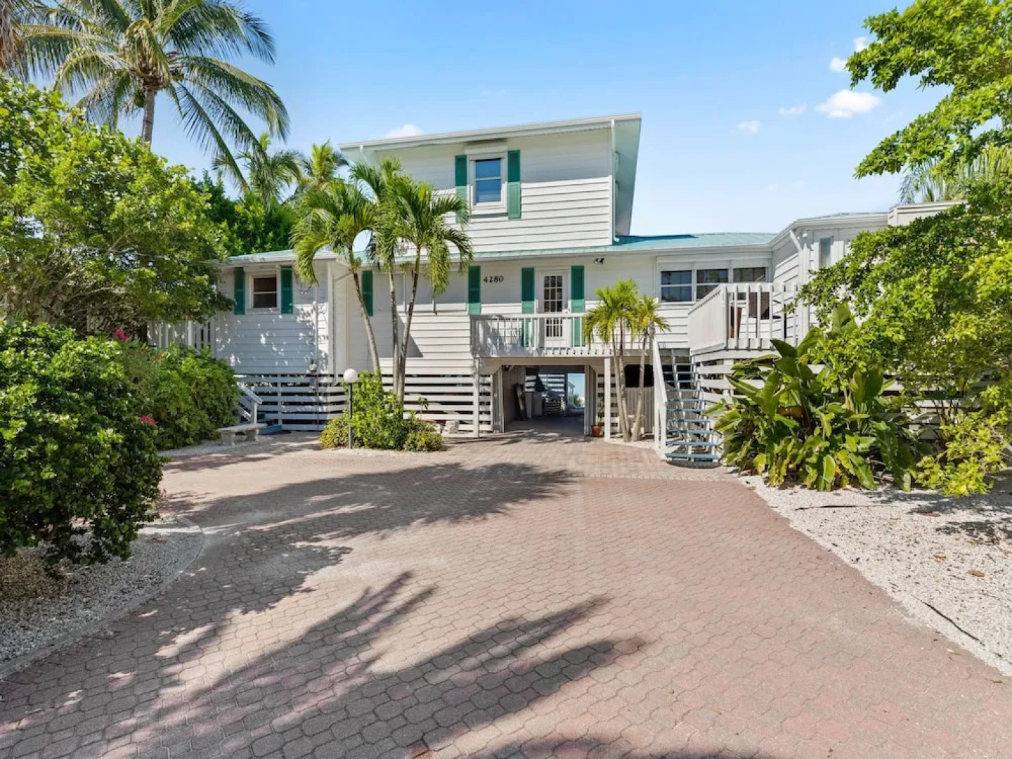 White Sand Cottage by Vacation Rental Pros