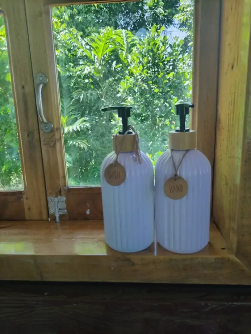 Siquijor Overlooking House 100 Meters Before Cambugahay Falls