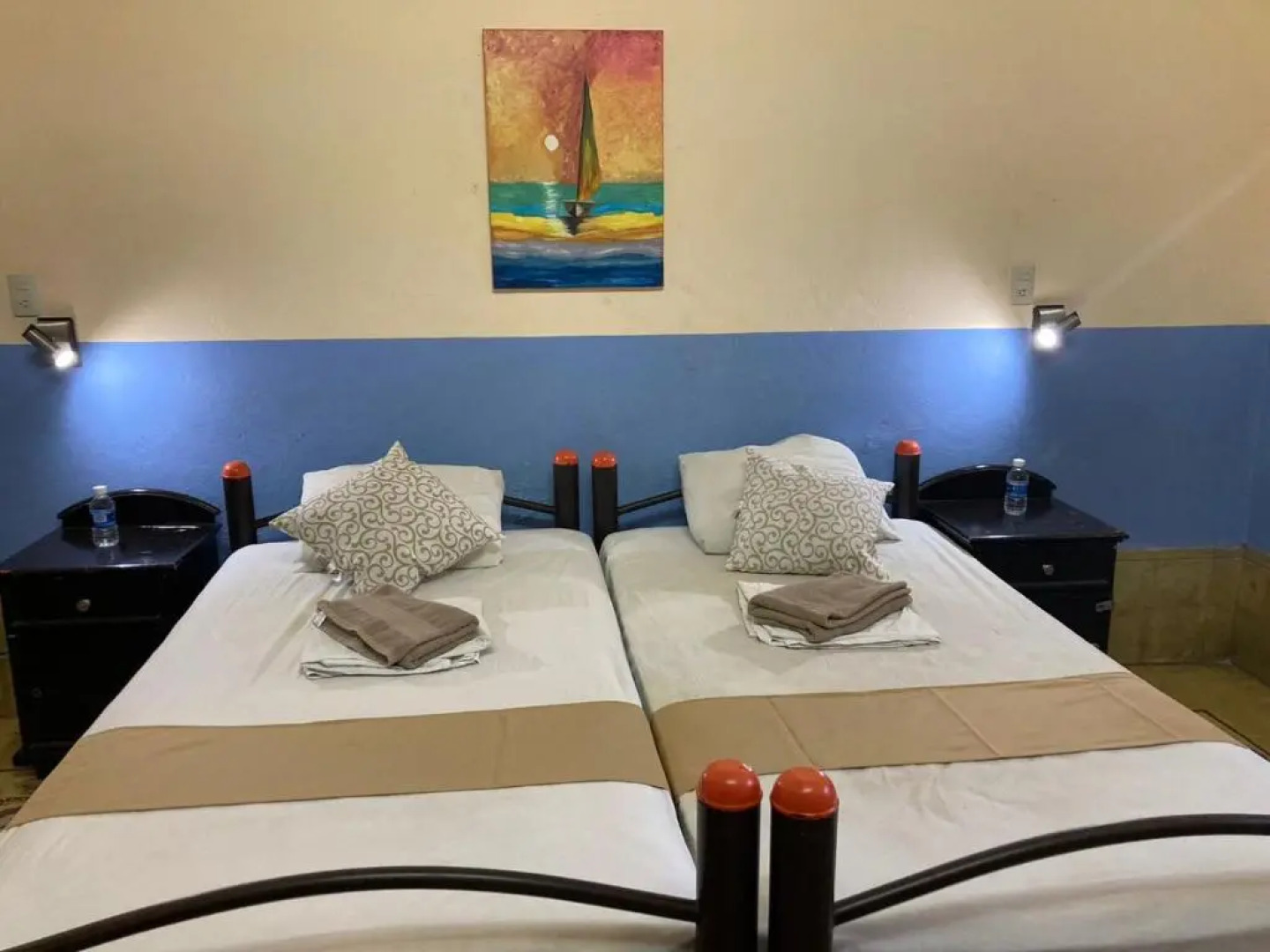 Hostal La Ermita - Hostel