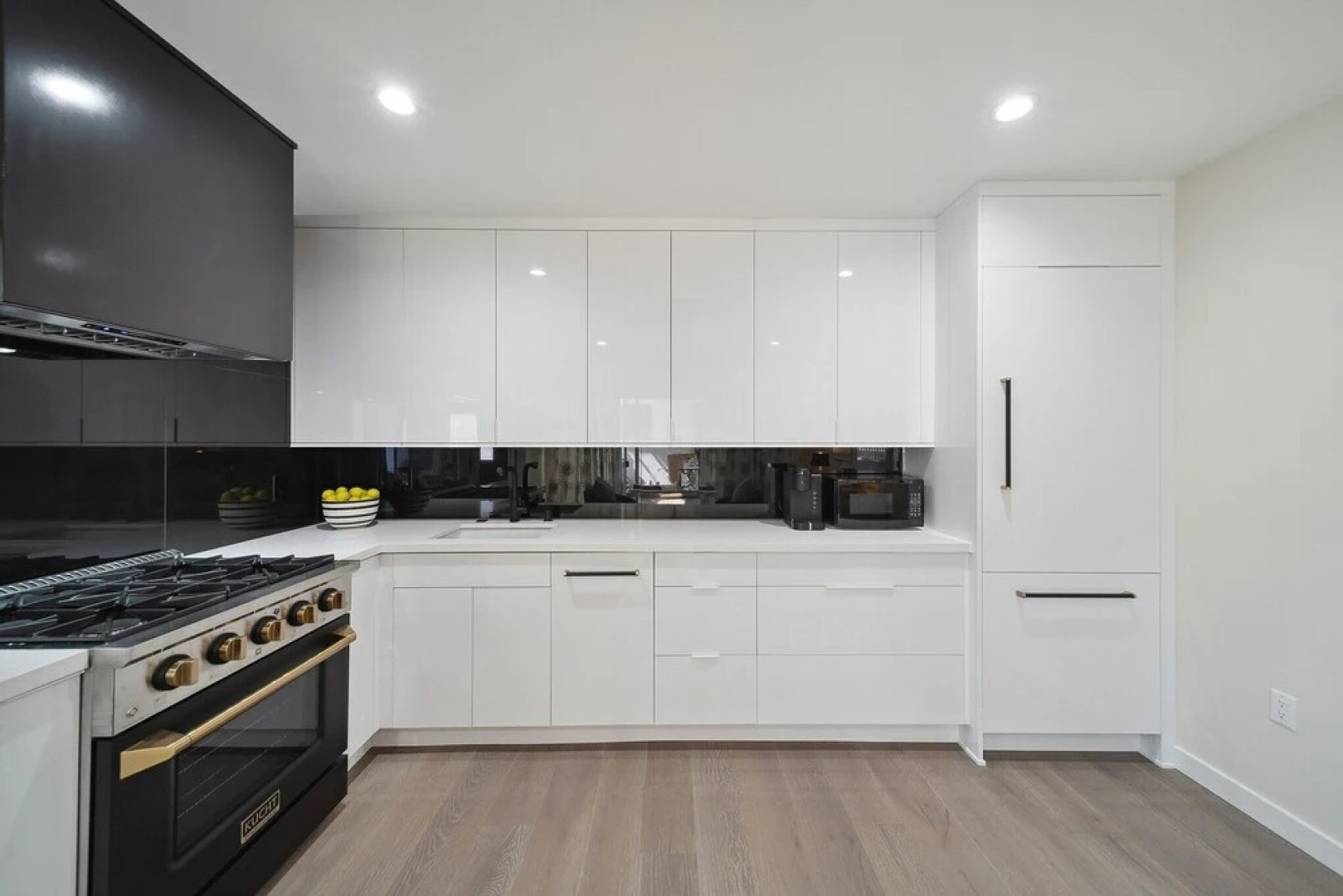 Chic Executive - Historic Floral Park Guest House 1 Bedroom Bungalow by Redawning