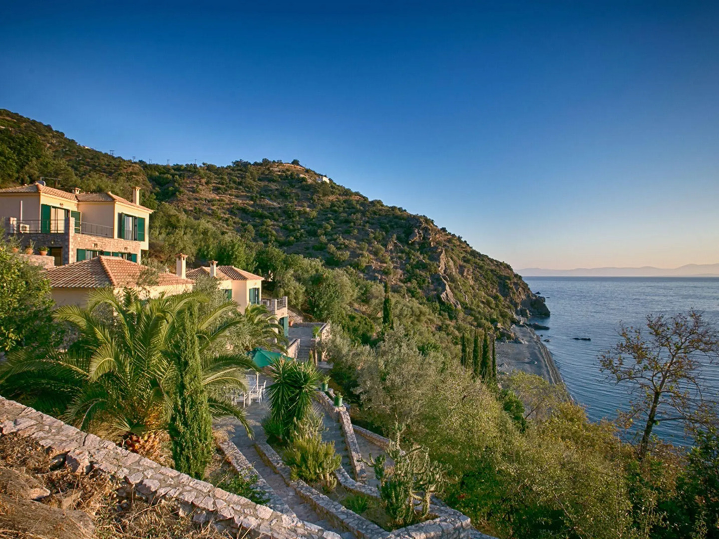 Serene Villa in Pera Melana near Sea