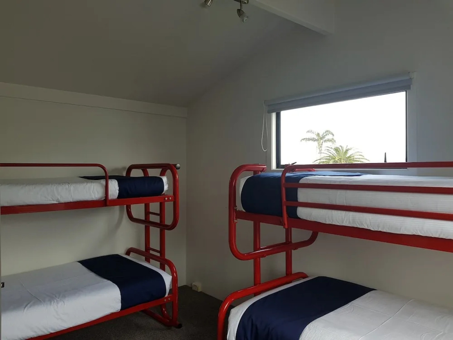 Tidewater Motel and Tourist Park - Hostel