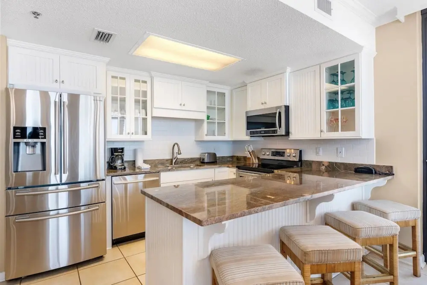 Phoenix Viii Unit 1406 3 Bedroom Condo by Redawning