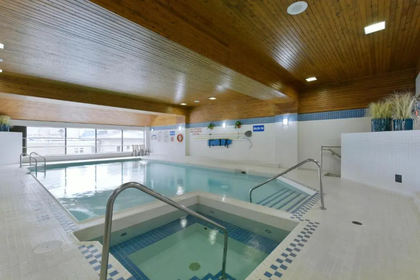 DoubleTree by Hilton Ottawa Downtown