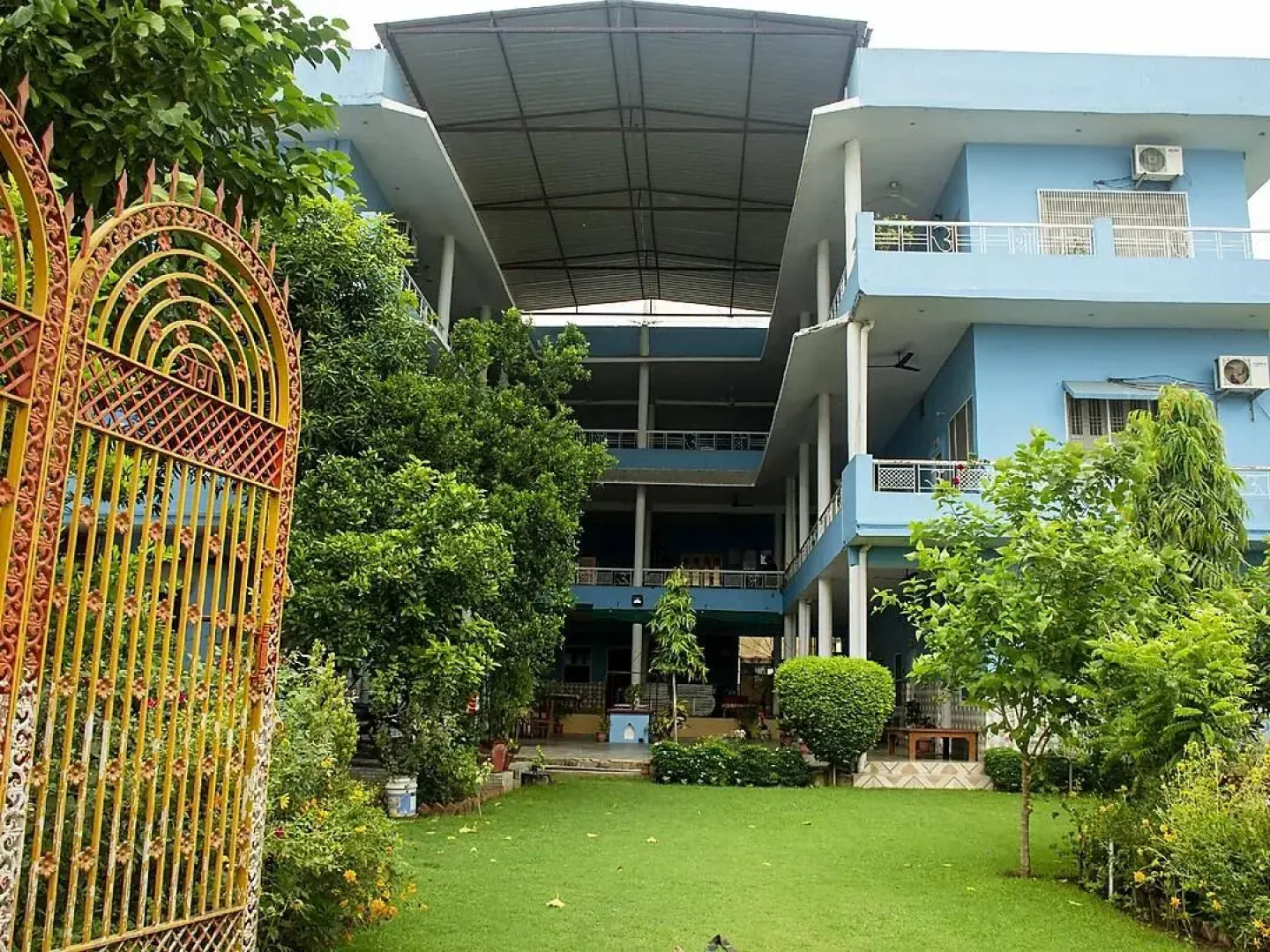 Shri Yoga Mandir Guest House