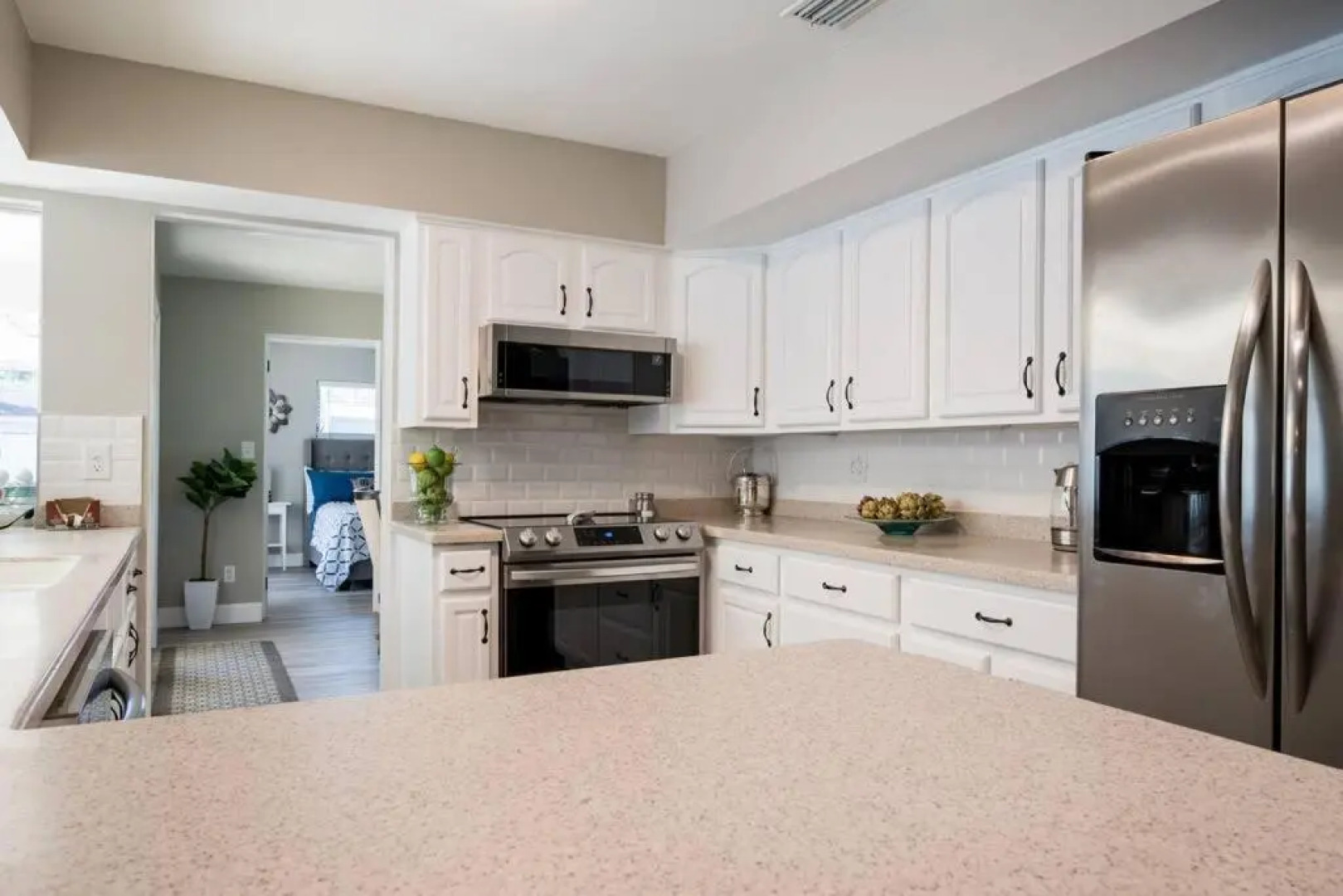 Elegant Heated Pool Home 12 minutes to the beaches of Anna Maria Island and IMG Academy