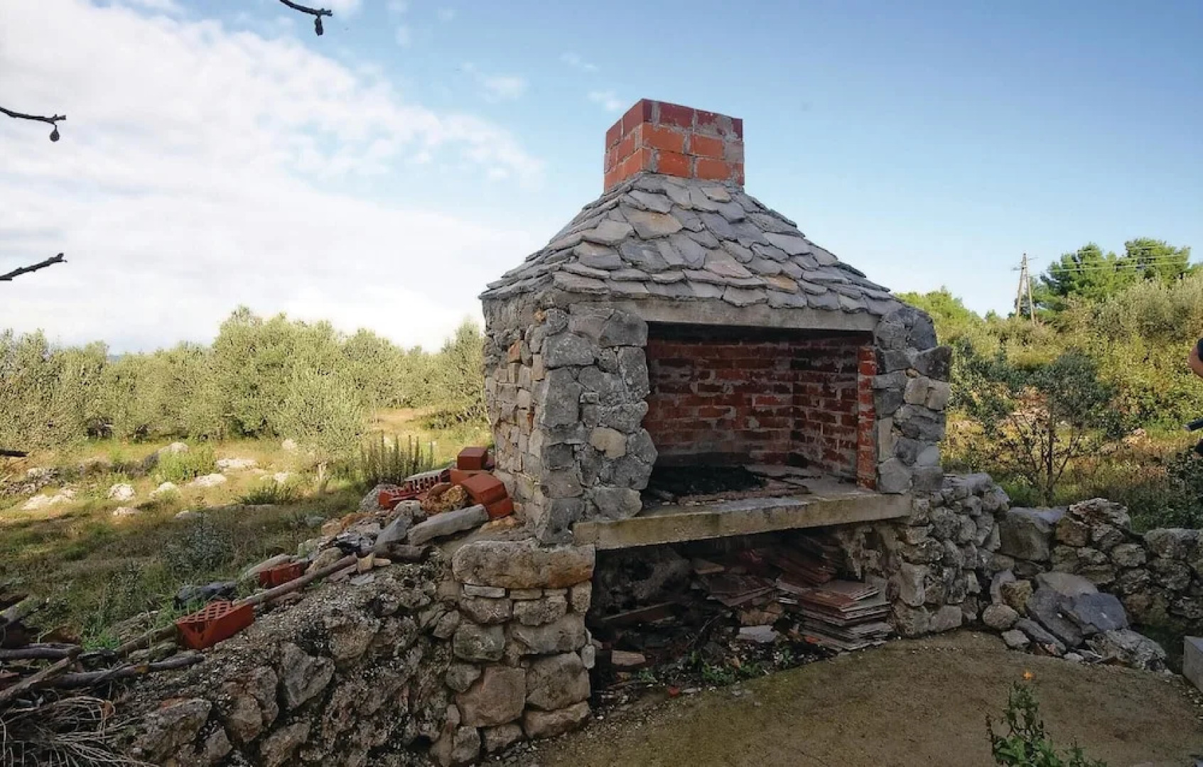 Stunning Home in Zdrelac With Wifi and 4 Bedrooms