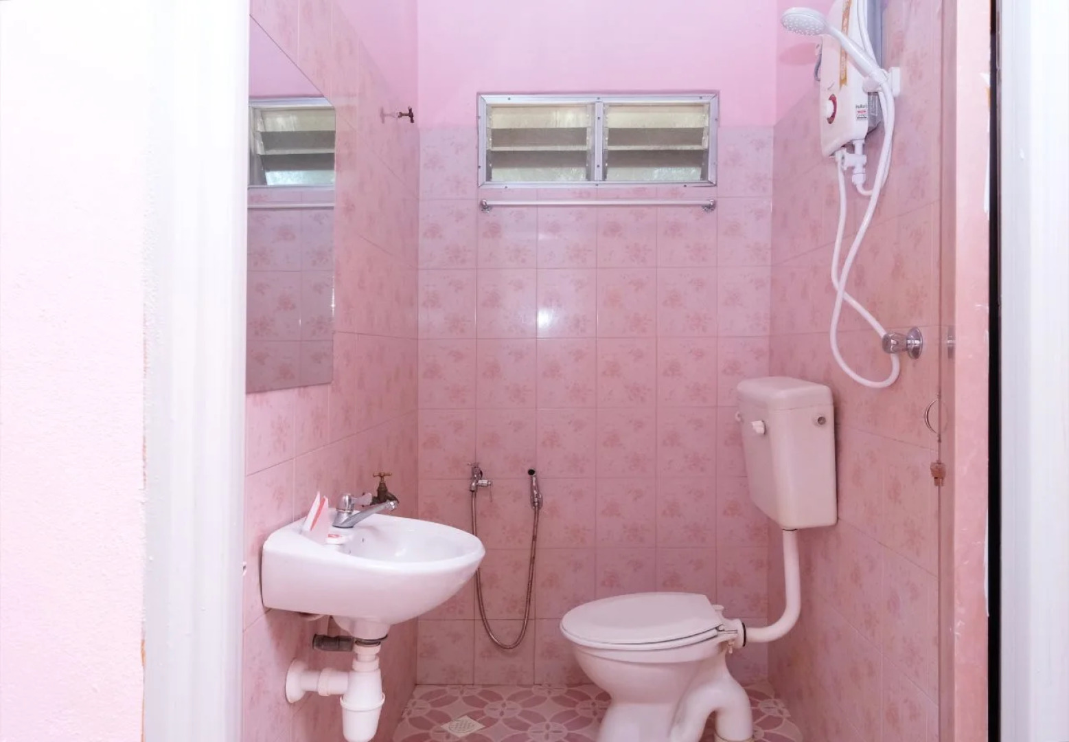 Senangin Resort and Cafe