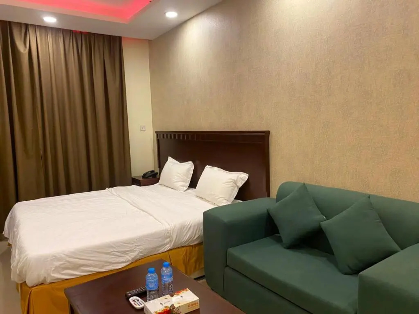 White Beach Hotel Suites